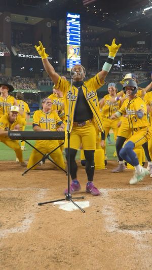 Video post by @thesavbananas on Instagram