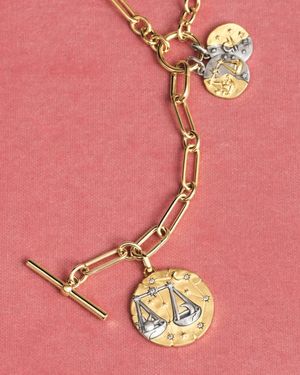 Image post by @theofficialpandora on Instagram