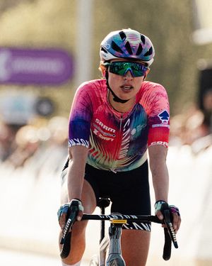 Image post by @wmncycling on Instagram