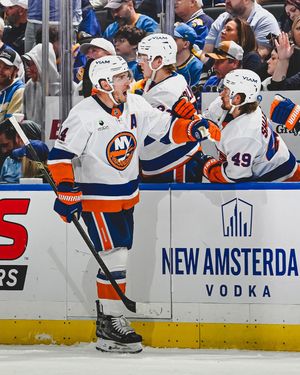 Image post by @nyislanders on Instagram