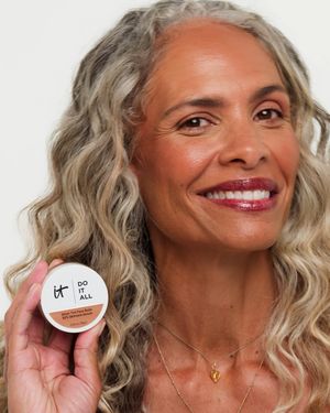 Image post by @itcosmetics on Instagram