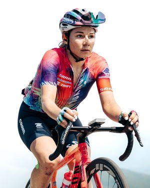 Image post by @wmncycling on Instagram