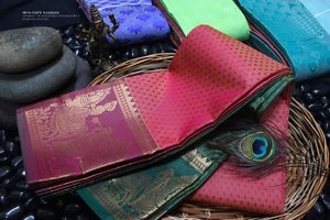 Image post by @manjusarees_elampillai on Instagram