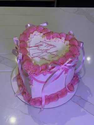 Image post by @kakesbykaz1 on Facebook