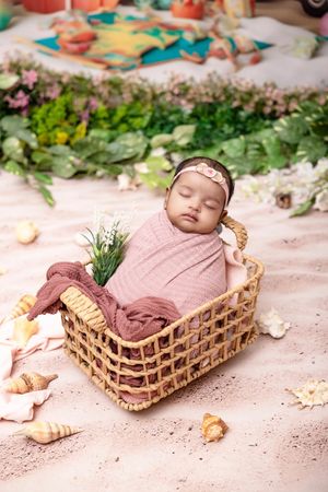 Image post by @newbornbabyphotographystudio on Instagram