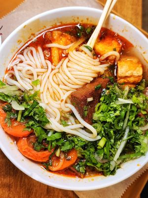 Image post by @omgitsbomb on Instagram