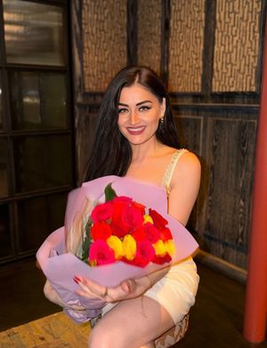 Image post by @zarinamunavarzadeh_official on Instagram