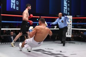 Image post by @zuffaboxing on Facebook