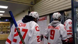 Video post by @SFUHockey on Twitter/X