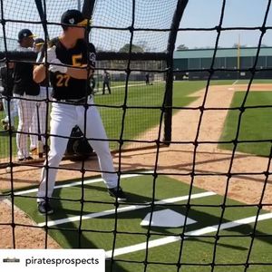 Image post by @altoonacurve on Instagram