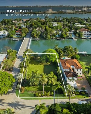 Image post by @hillaryhertzberg on Instagram