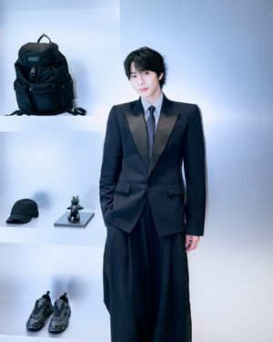 Image post by @esquire.korea on Instagram
