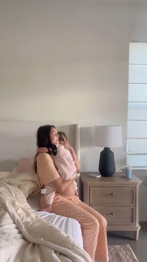 Video post by @sabrinanoellee on Instagram