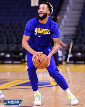 Image post by @TeamWallHoops on Twitter