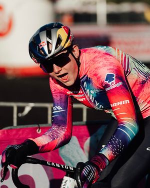 Image post by @wmncycling on Instagram