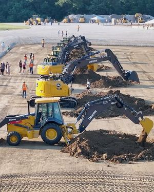 Image post by @johndeereclassic on Instagram