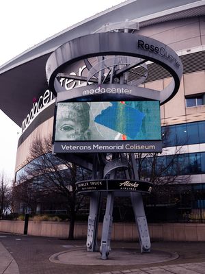 Image post by @moda_center on Instagram