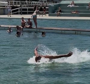 Image post by @bondiblade on Instagram