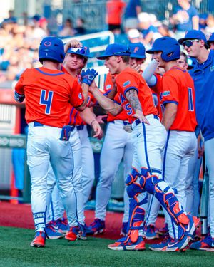 Image post by @GatorsBB on Twitter/X
