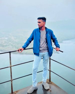 Image post by @ayushh_vish on Instagram