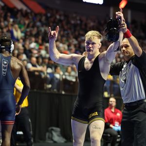 Image post by @iowahawkeyewrestling on Instagram