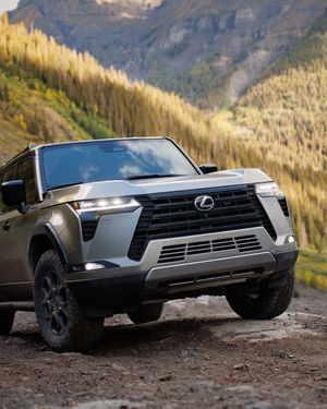 Image post by @discoverlexus on Instagram