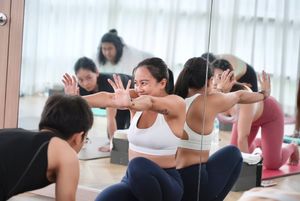 Image post by @jessicaleeyoga on Instagram