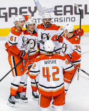 Image post by @AnaheimDucks on Twitter