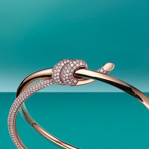 Image post by @TiffanyAndCo on Twitter