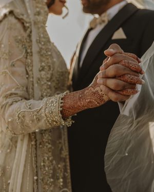 Image post by @thismodernlovephoto on Instagram