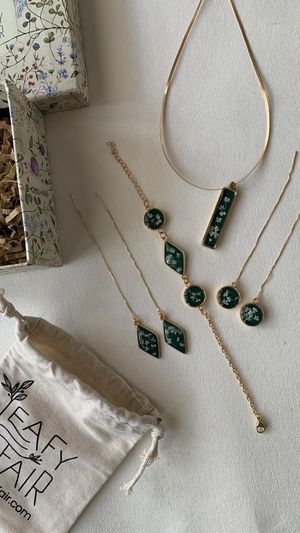 Video post by @leafyaffair on Instagram