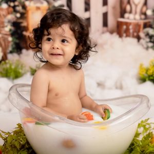 Image post by @newbornbabyphotographystudio on Instagram