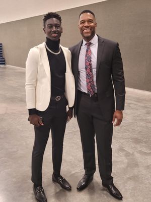 Image post by @adrianpeterson on Instagram