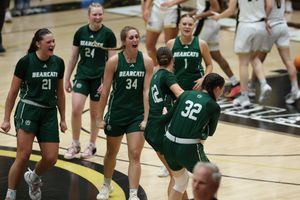 Image post by @bearcatsports on Twitter