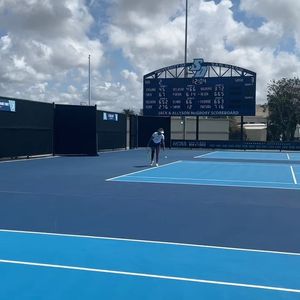 Image post by @uw_wtennis on Instagram