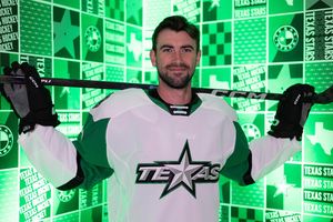 Image post by @txstarshockey on Instagram