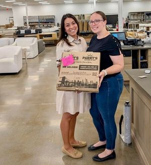 Image post by @parryssugarland on Facebook