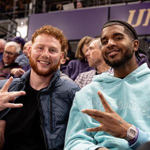 Image post by @uw_mbb on Instagram