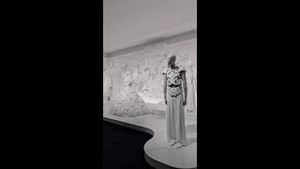 Video post by @dolcegabbana on YouTube