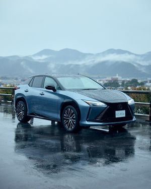 Image post by @discoverlexus on Instagram