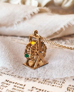 Image post by @maejeanvintage on Instagram