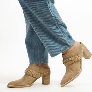 Image post by @shopatgrace on Facebook