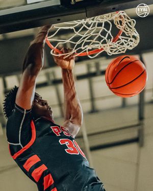 Image post by @nikeeyb on Instagram