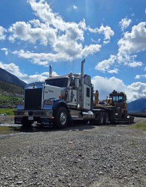 Image post by @inlandkenworthus on Instagram