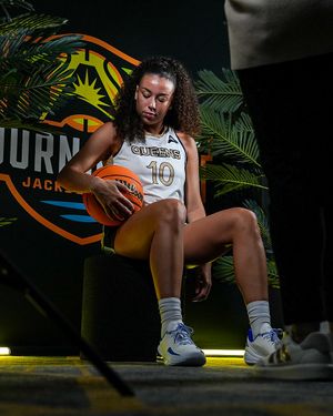 Image post by @queenswbb on Instagram