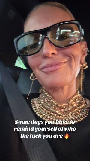 Video post by @shop.with.caroline on TikTok