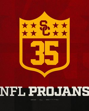 Image post by @uscfb on Instagram