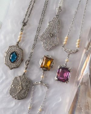 Image post by @maejeanvintage on Instagram