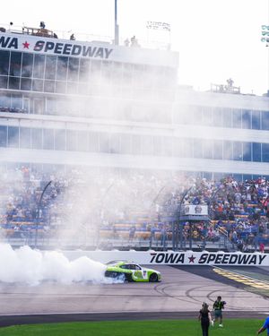 Image post by @iowaspeedway on Twitter