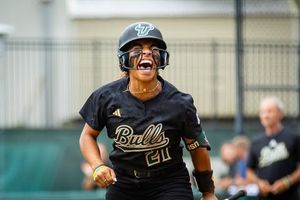 Image post by @vanessawenzlphotography on Instagram